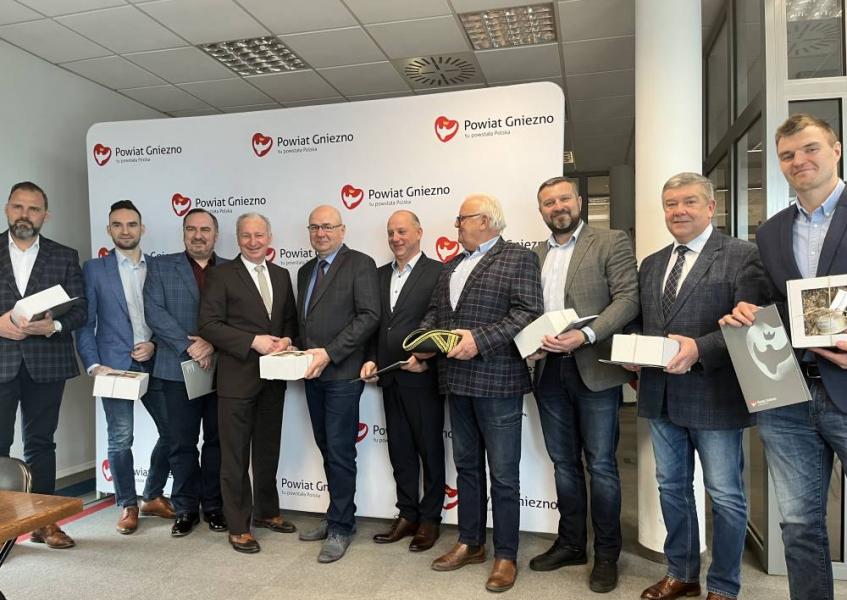 7_firm_z_powiatu_gnieźnieńskiego_laureatami_konkursu_Gospodarczo-Samorządowy_HIT_Region&oacute;w_2022